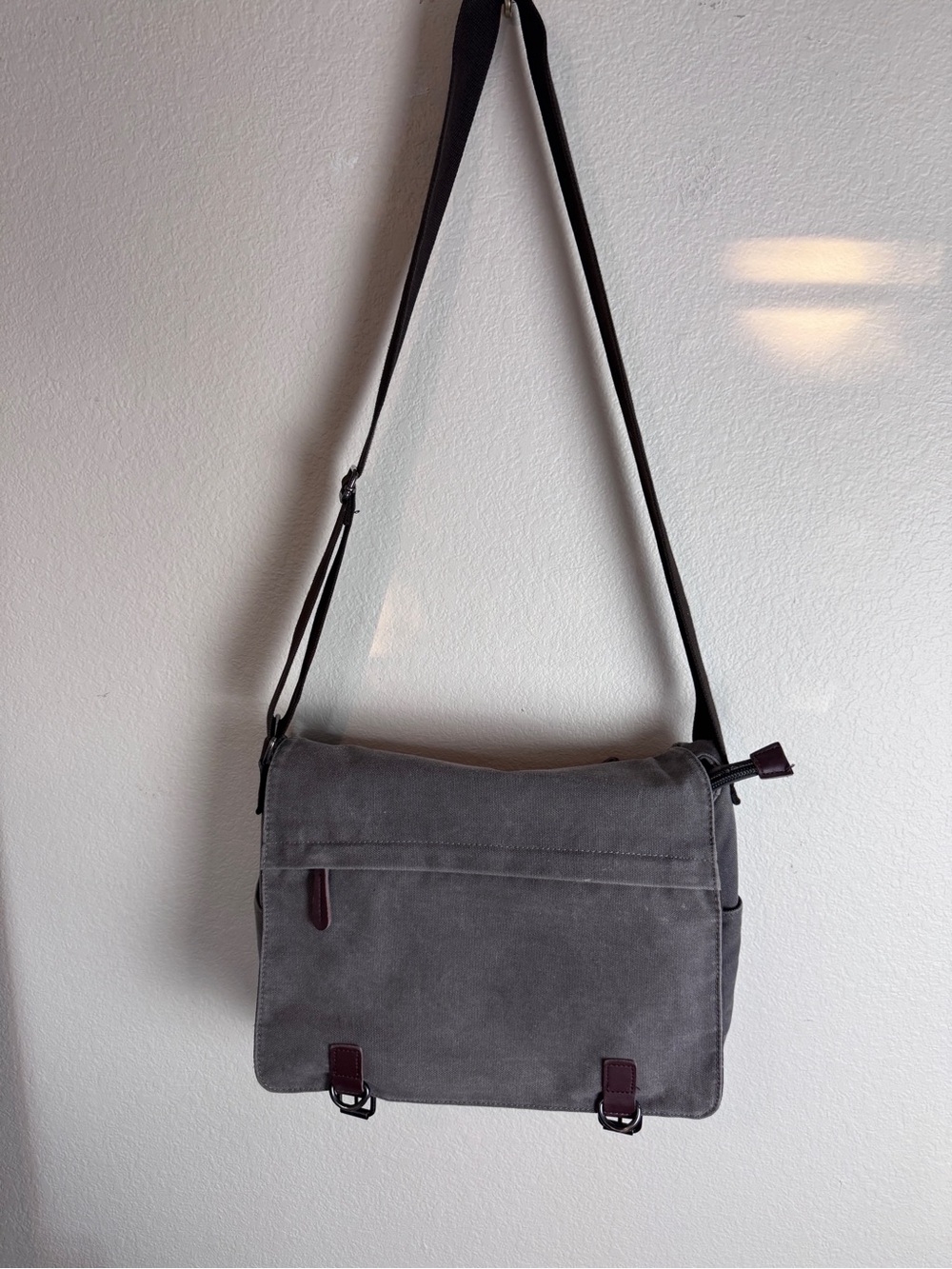 Vintage Sturdy Brown Heavy Canvas & Leather Messenger Bag-No Brand